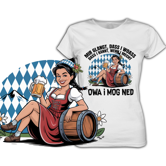 Weißes T-Shirt mit Spruch und Illustration eines bayerischen Mädchens, unten links vergrößerte Darstellung